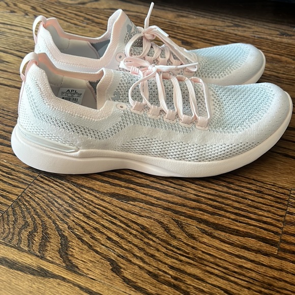APL Women’s Techloom Breeze - Picture 4 of 11